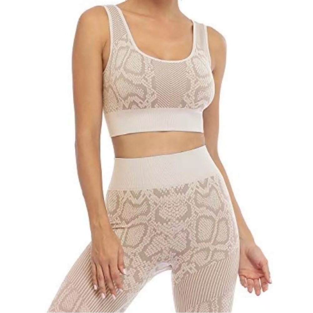 NEW Yoga Set- Matching Bra and Leggings - Picture 2 of 12